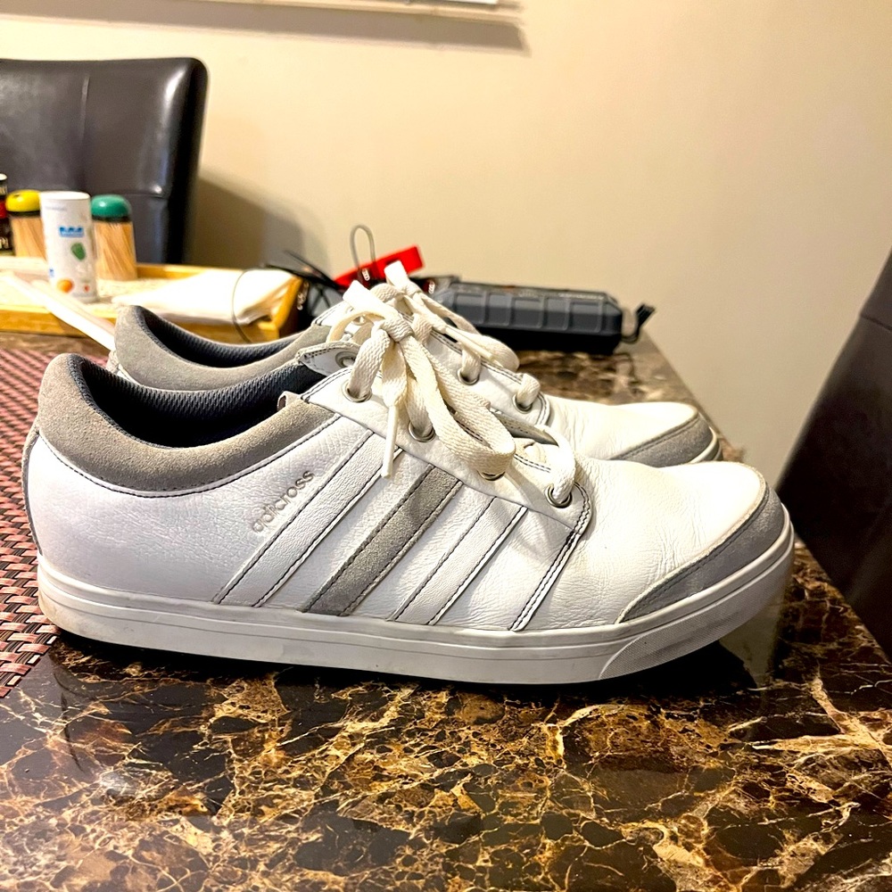 Mens size 9 Adidas golf shoes.